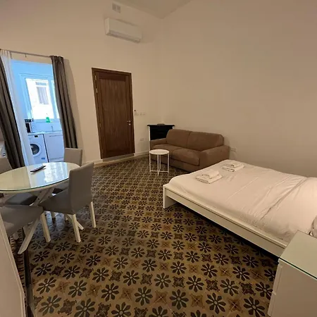 The Old Mint 3 *